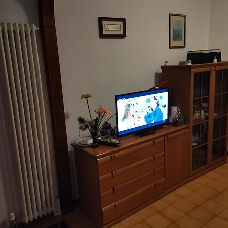 Camera In Appartamento Pordenone Bagian luar foto