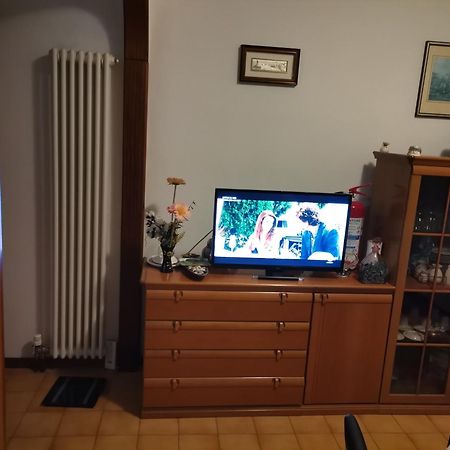Camera In Appartamento Pordenone Bagian luar foto