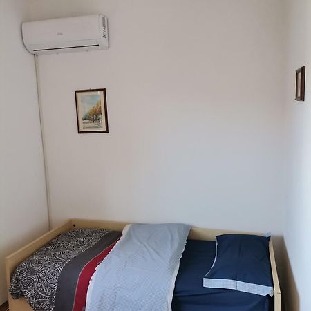 Camera In Appartamento Pordenone Bagian luar foto